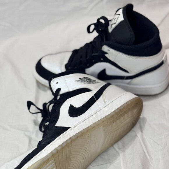 Nike Air Jordan 1 Mid SE \